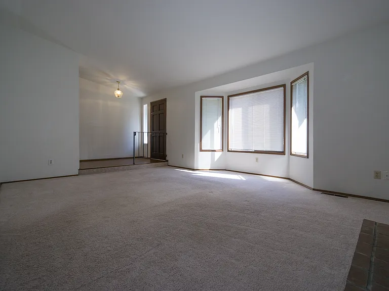 16708 SE 40th Pl — Photo 5