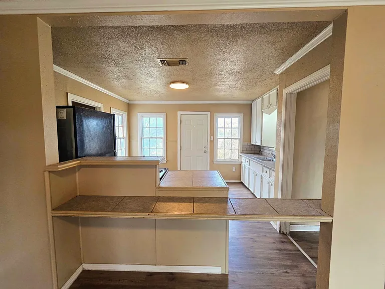 1319 Sycamore St — Photo 14