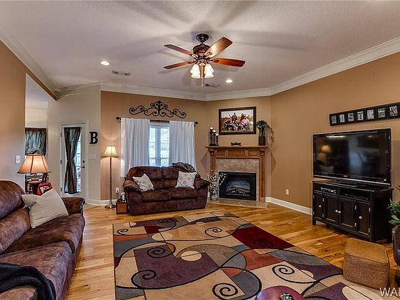 4th image of 13913 Darden Ave