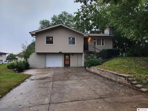 8608 S 47th St, Omaha, NE 68157