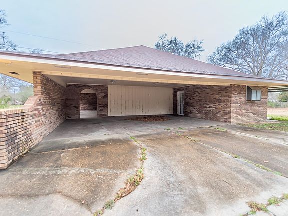 5th image of 220 Woodland Dr
