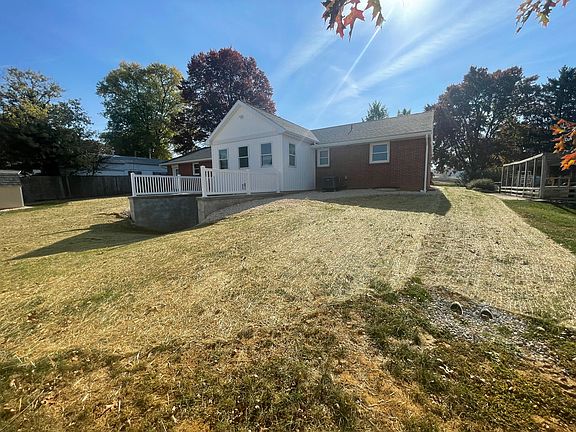 4th image of 2235 New Holland Pike