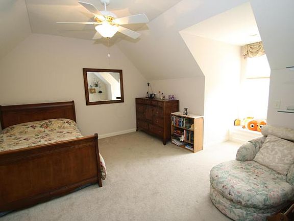 2nd image of 125 Murphys Crossing Dr