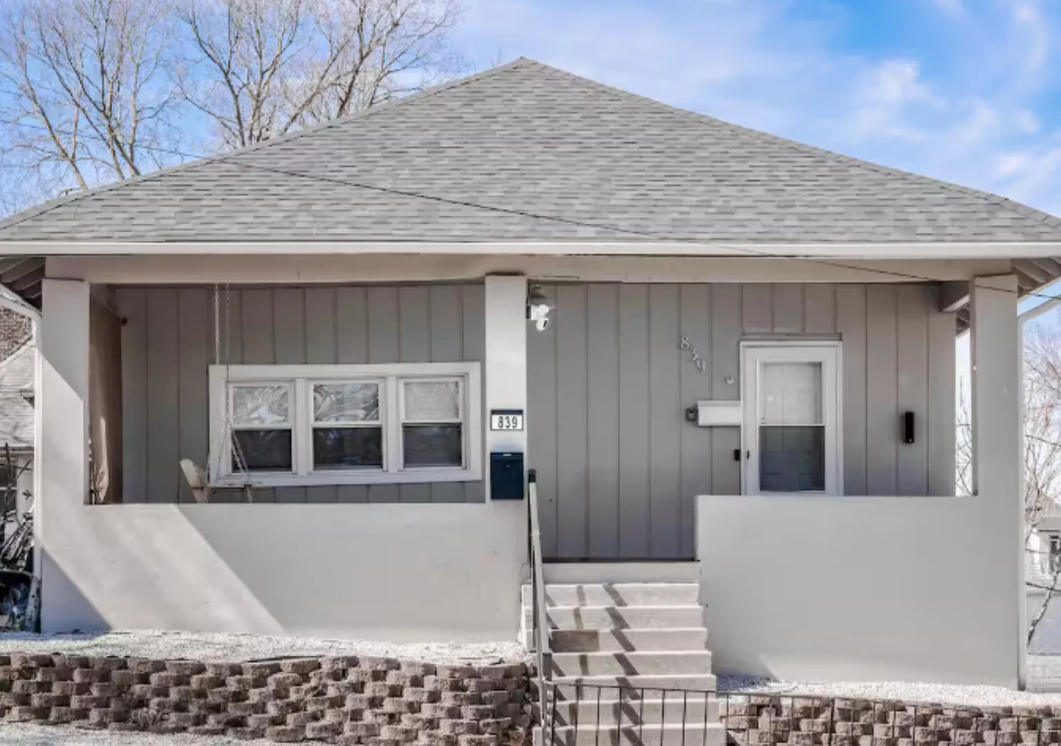 Modern 3BR Furnished Home in Moline Sleeps 10, All Utilities — Photo 3