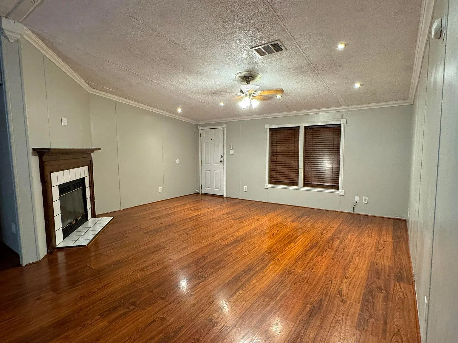 3 bed, 1472 sqft, $1,350 — Photo 3