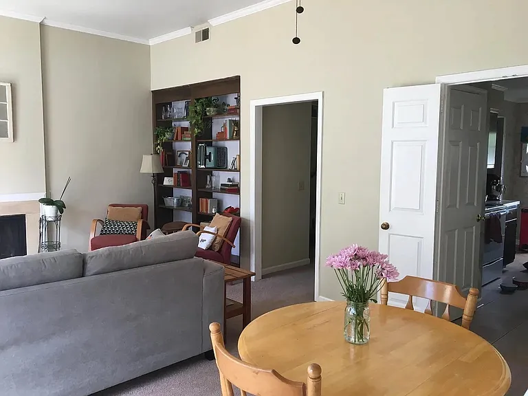 2607B Blakemore Ave — Photo 6