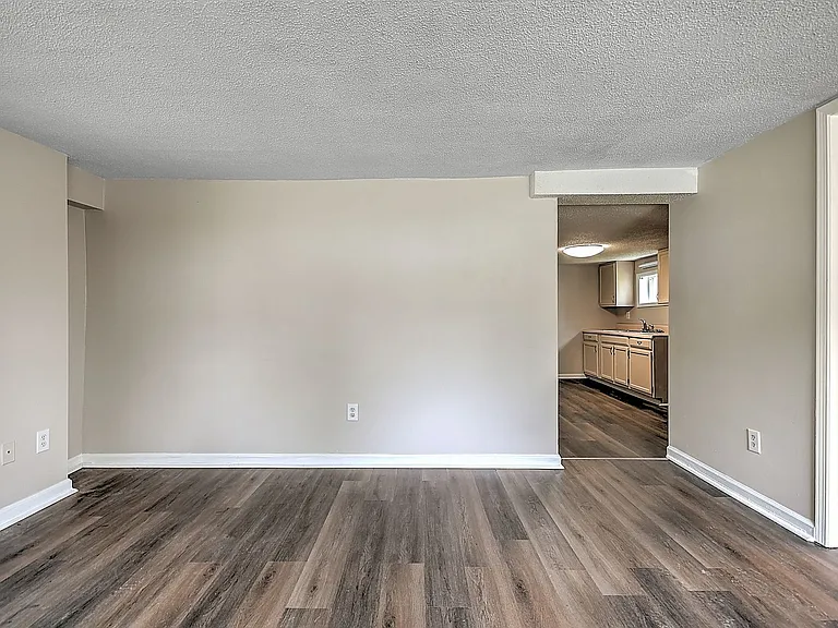 305 Moorland Dr — Photo 20