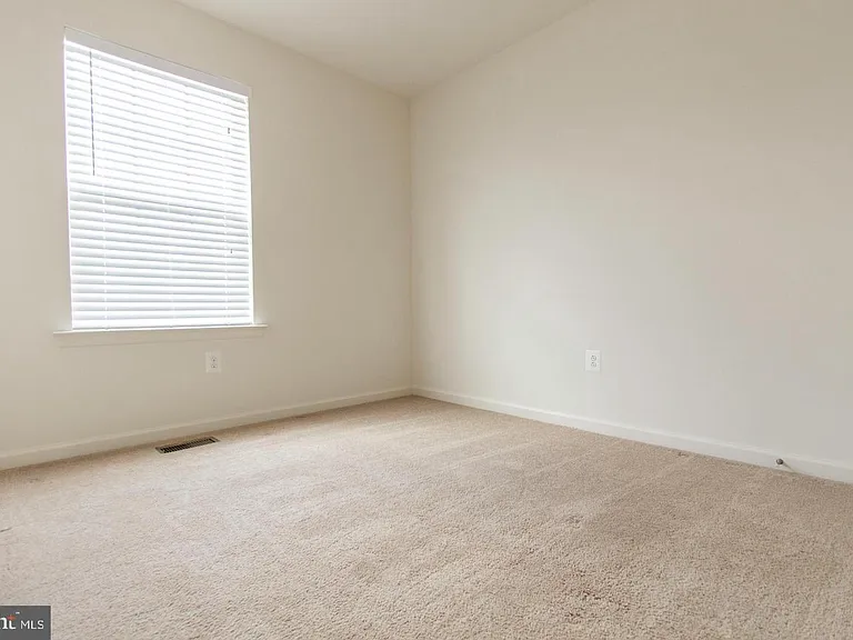 23045 Sweetspire Dr — Photo 17