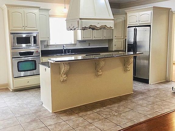 3rd image of 434 Paddington Dr