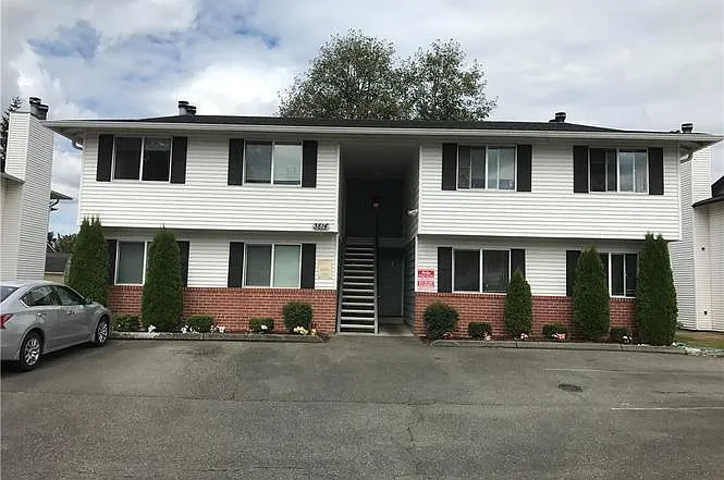 3814 D Pl SE #2 — Photo 1