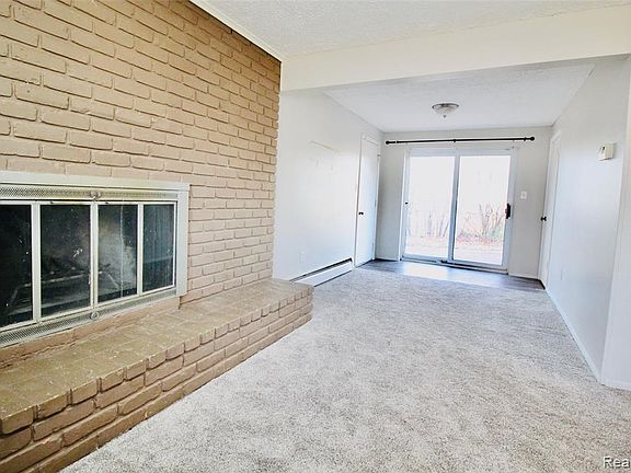 4th image of 3320 Greenlawn Ave