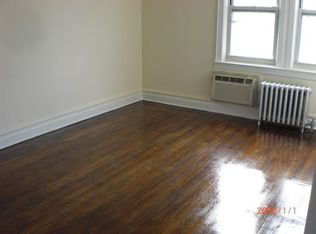 8983 Vanderveer St, Queens Village, NY 11427
