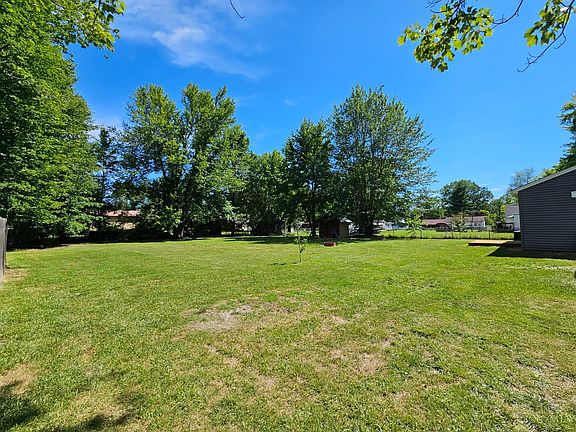 5th image of 1807 Louis Ln