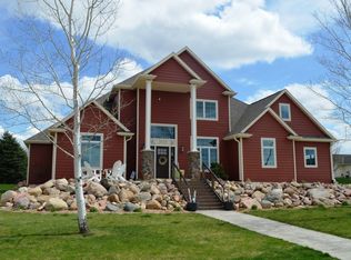 303 Louisiana Ave NW, Orange City, IA 51041