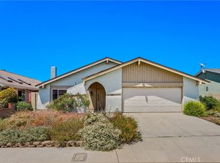 936 Carnation Ave, Costa Mesa, CA 92626