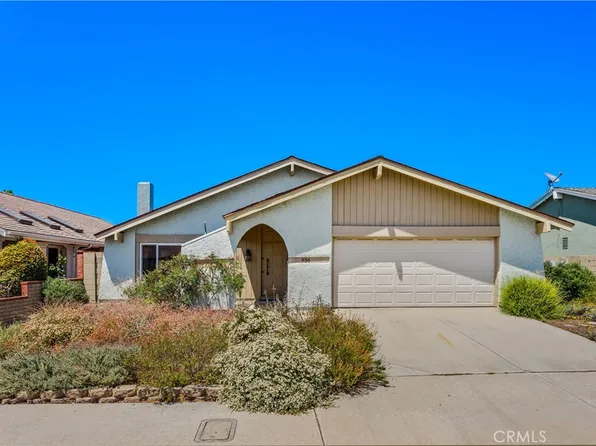 936 Carnation Ave, Costa Mesa, CA 92626
