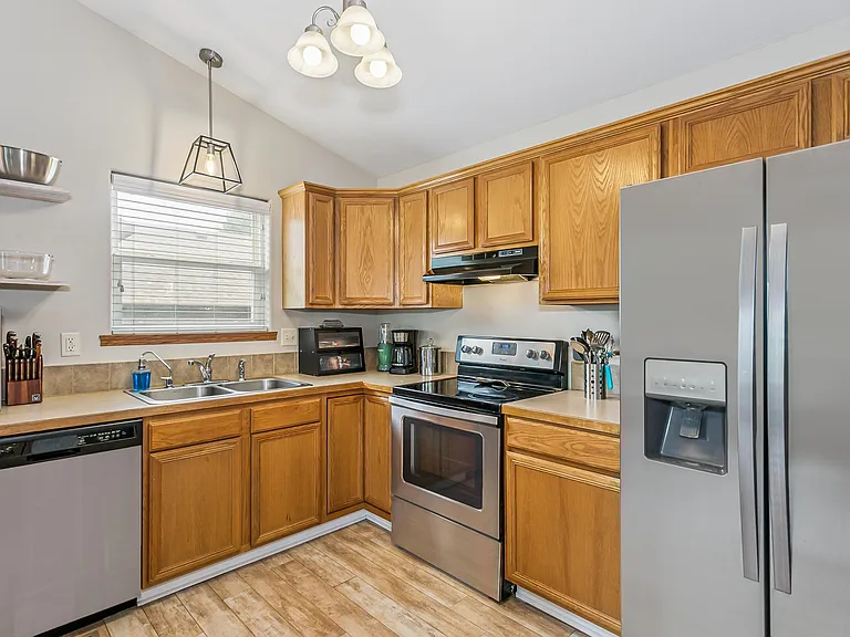 864 S Sunset Cir — Photo 13
