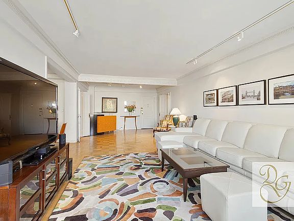 2nd image of 25 Sutton Pl S APT 16E