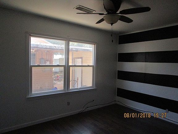 3rd image of 200 S Vivian St