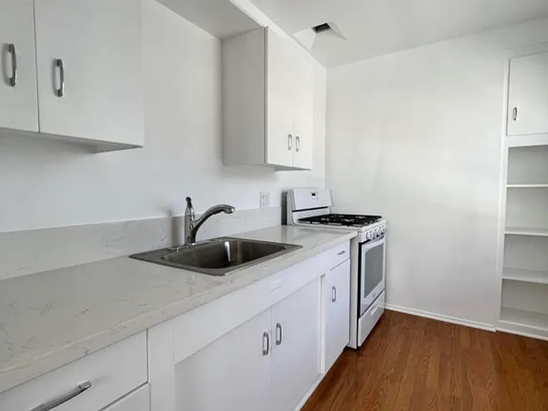 8277 W Fountain Ave #10 — Photo 6
