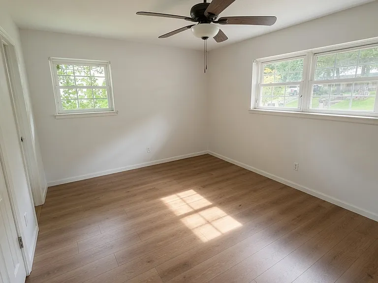 3533 Sheffield Dr — Photo 6