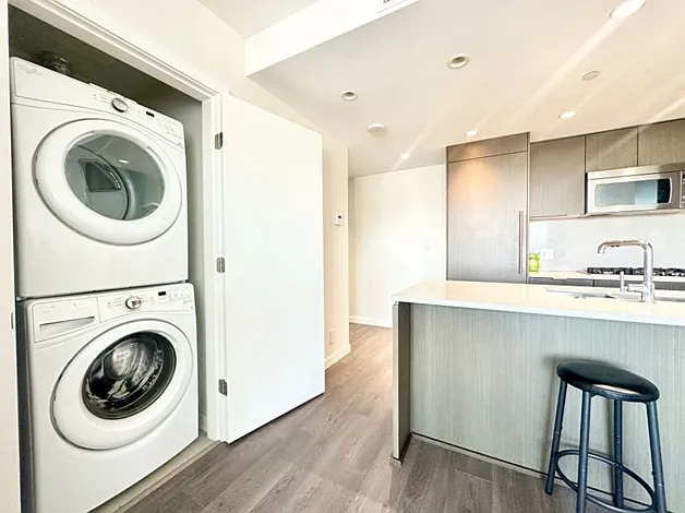 125 E 14th St #14 — Photo 7