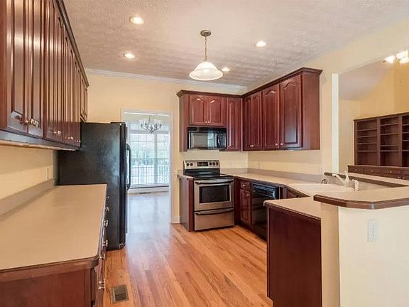 5th image of 25 Creek Hollow Ln