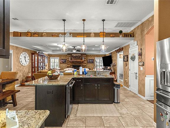 2nd image of 2616 SW 18TH AVENUE NE