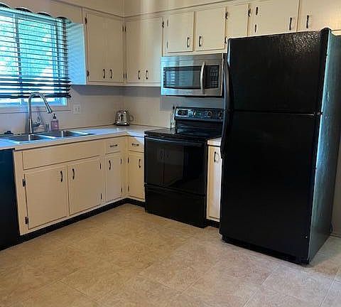 4th image of 4610/4612 Tolland Ave