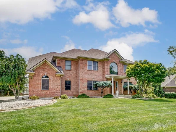 300 Stratford Ln, Xenia, OH 45385