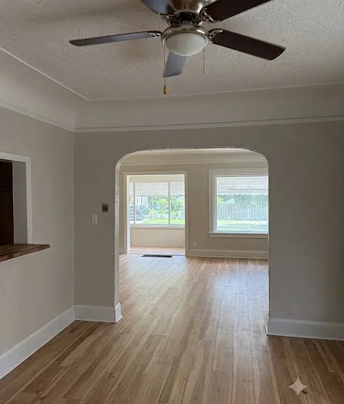 937 Howard St — Photo 16