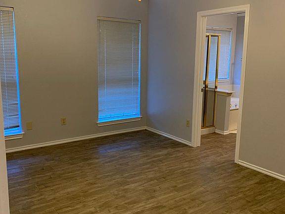 3rd image of 4600 Greenwich Dr