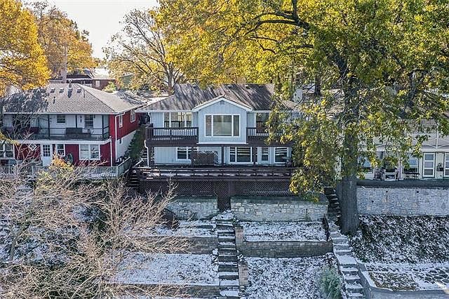 1st image of 815 NW South Shore Dr