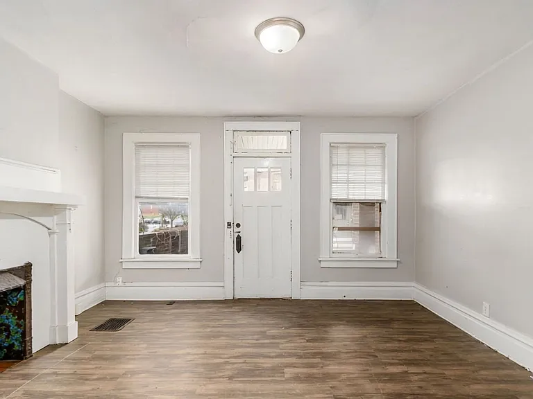 24 E 2nd Ave #2 — Photo 2