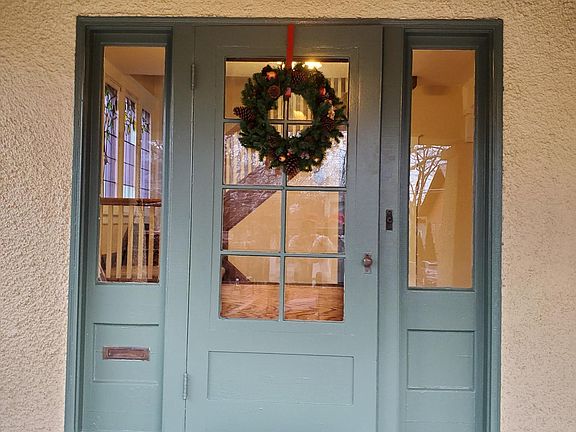 Welcome to 1340 Duncan Ave. in the heart of Hyde Park.