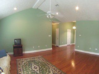 2nd image of 605 Hogan St