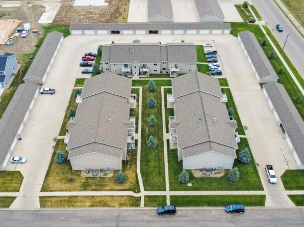 4020 McKenzie Dr SE #4, Mandan, ND 58554