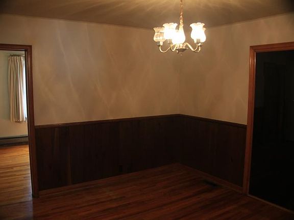 3rd image of 207 E Chestnut St APT 1