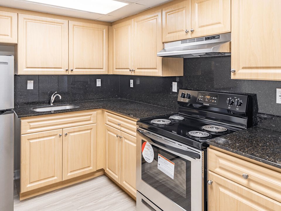 1st image of 1700 NE 133rd St #307
