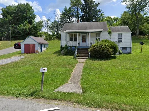 5104 Springfield Ave NW, Roanoke, VA 24017