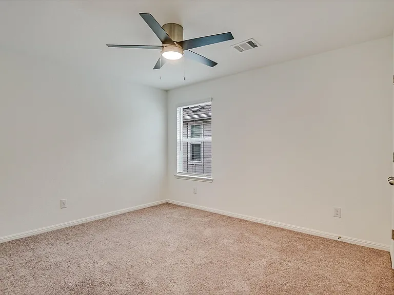 12814 Meachum Ln — Photo 14