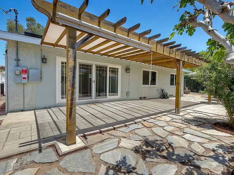5681 Charter Ave — Photo 20