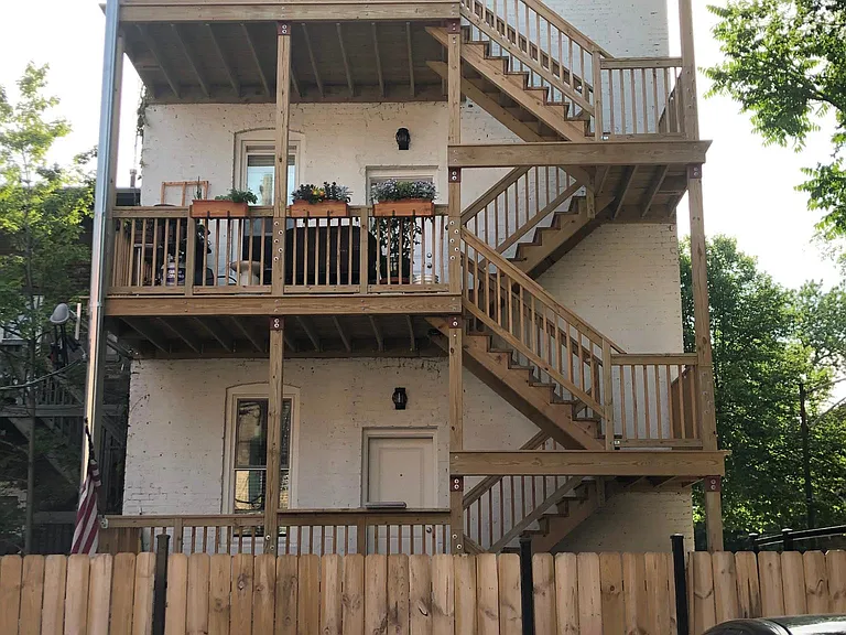 1059 N Damen Ave — Photo 19