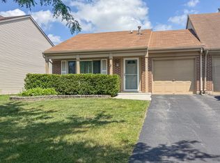 1220 Robin Dr, Carol Stream, IL 60188