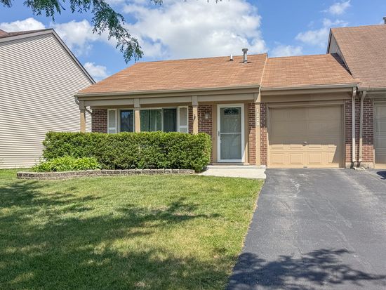 1220 Robin Dr, Carol Stream, IL 60188