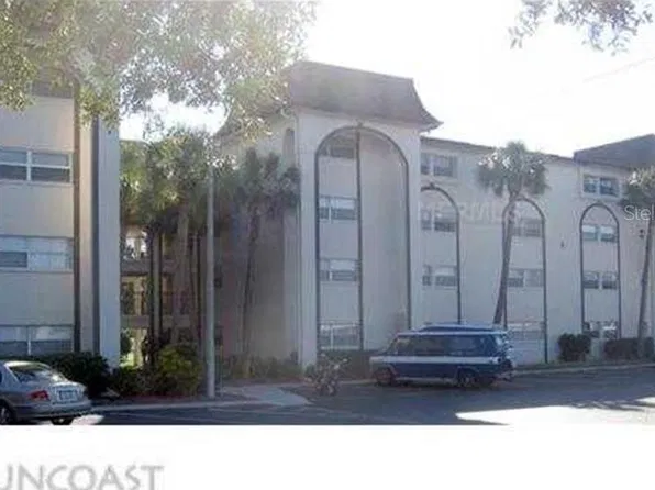 2525 W Bay Dr, Belleair Bluffs, FL