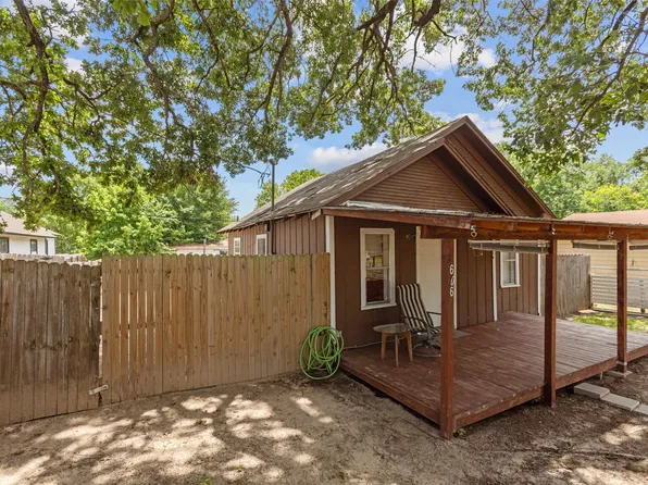 606 N Needmore St, Athens, TX 75751