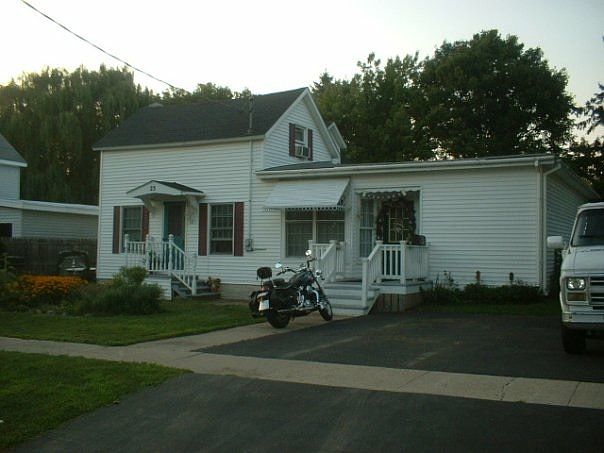 2nd image of 23 Larnard St