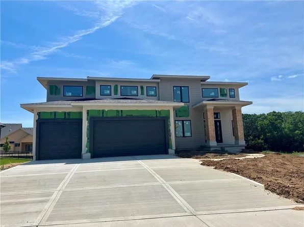 6009 Arapahoe St, Shawnee, KS 66226