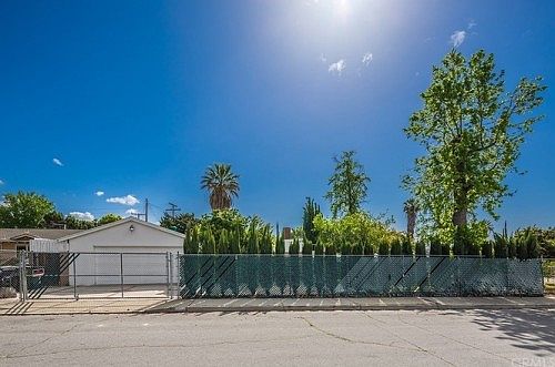 4th image of 1283 Edgehill Dr